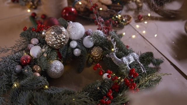 Секреты украшения новогодней елки  для привлечения денег