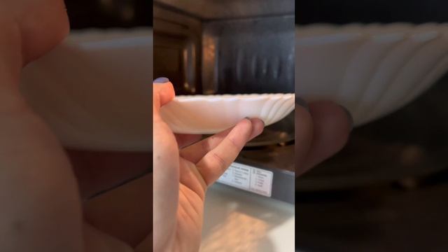 Поставьте пустую посуду в микроволновку и вы удивитесь смотреть онлайн