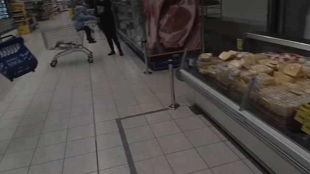 Сравнение цен на продукты / сравнение зарплат / сколько стоит еда? ЕВРОПА против СНГ смотреть онлайн