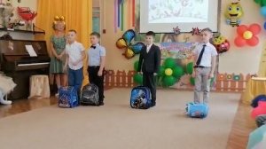 "Я сегодня ученик" песня от @Арина Чугайкина