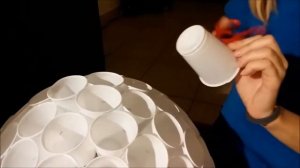 Снеговик из пластиковых стаканчиков на Новый Год