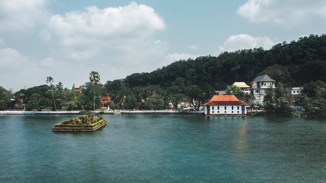 Tranquil Temple of the Tooth Ritual Offerings - Sounds for Meditation & Relaxation - Kandy 'Theva’ смотреть онлайн