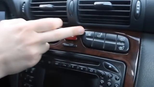 Обзор Mercedes Benz С200 W203 Kompressor 2.0i MT , 2001 года с пробегом 189 тыс.км смотреть онлайн