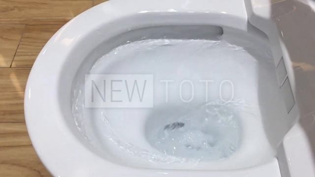 Безободковые (rimless) унитазы TOTO MH и NC: круговой смыв торнадо. Японская сантехника.