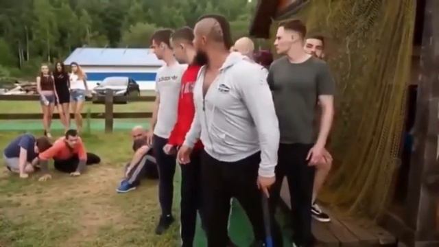 За добро с кулаками 🔥👍Злые люди должны знать своё место.Давид побеждает Голиафа #бытьдобру смотреть онлайн