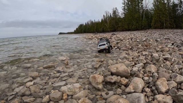 Crawling the shoreline of Lake Huron #rcparklife #rccrawler #redcat #gen7 #gen9 #puremichigan #rc