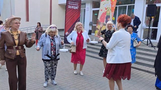 16.09.23г..."Добрый вечер, Господа"... звучит на танцполе в Гомельском парке...