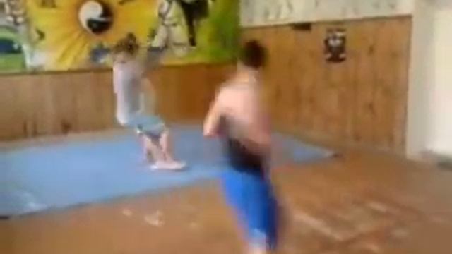 Борьба. Задняя подножка при набегании. часть1. новички. смотреть онлайн