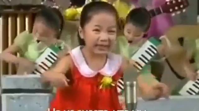 Дети Северной Кореи поют про Америку. смотреть онлайн