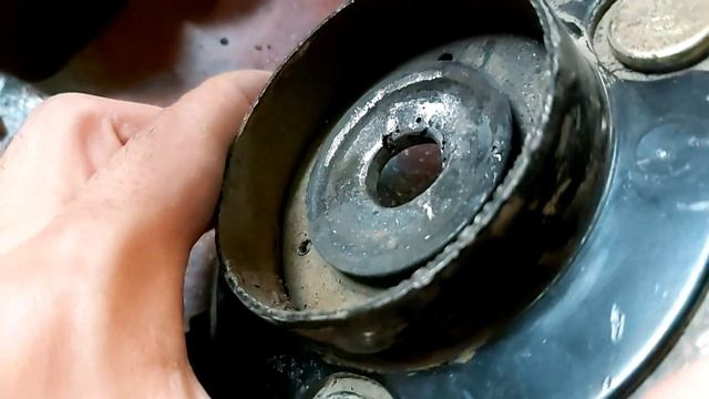 Ремонт разбитой опоры стоек амортизатора смотреть онлайн