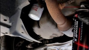 Toyota Yaris 2008 года  Тойота Ярис 1,3 робот Замена масла и фильтров в двигателе