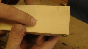 Гвоздескобозабивной  пистолет DEKO или электрический нейлер.