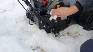 DIY Как поменять масло в двигателе снегоуборщика Hyundai s 5555