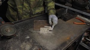 Блестящая идея из ПИСТОЛЕТА ДЛЯ ГЕРМЕТИКА! Быстрозажимная угловая струбцина