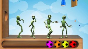 Learn Colors with Dame tu cosita WOODEN FACE HAMMER and Soccer Balls