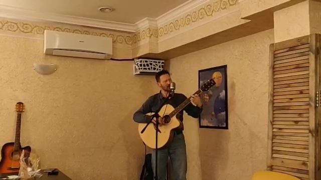 Антон Воробьёв - Про Таню - Попурри из песен Дассена, стихов Барто и туристического юмора смотреть онлайн