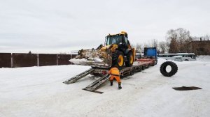 Перевозка экскаватора-погрузчика JCB 4CX тралом | Съезд с трала | Транспортная компания ГК Сокол