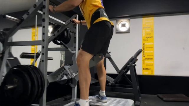 Приседания с поясом ("Колодец") смотреть онлайн