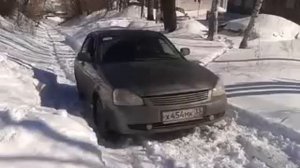 лада приора с цепями на колесах по снегу и льду(подъем в мега гору) г,Муром