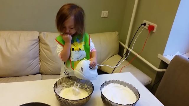 Катя делает шарлотку смотреть онлайн