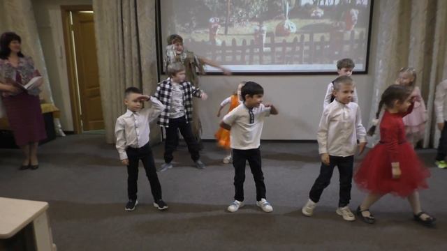 Праздник осени в нулевом классе "Гармонии" смотреть онлайн