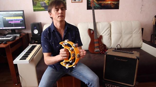 Мультиинструменталист — музыкант, одинаково фигово умеющий играть на нескольких инструментах! )))
