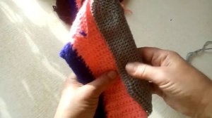 Как пришить подошву  к связанному тапку