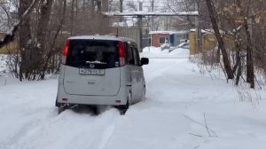 Nissan roox 4wd full-time 2010