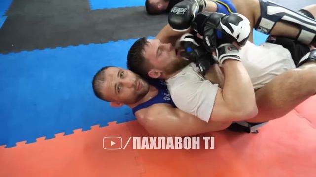 Мурочиати Шараф Давлатмуродов ба мухлисони Точик пеш аз мухориба | Вызови Тони Фергюсон ба Макгрего смотреть онлайн