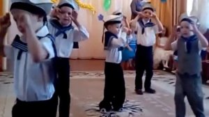 Танец моряков. Средняя группа "Солнышко" МБДОУ "Детский сад № 28" г. Троицк