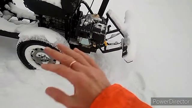 Завожу минитрактор в -20°. Играю в хоккей с дочей. смотреть онлайн