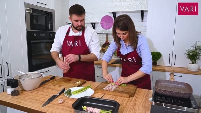 Готовим закуску: спаржа с беконом со страчателлой. Кулинарная программа "Вари вместе с VARI". смотреть онлайн