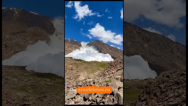 В ущелье в горах Кыргызстана сошел ледник прямо на туристов