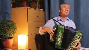 Кугэрчен горлидер. Татар халык кое.