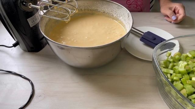 Пирог с ревенем (рабарбер). Очень быстрый и самый легкий рецепт! Готовим вкусно и просто. Печем дом