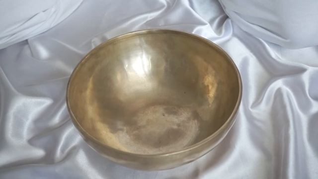 22см-156Гц.Ре#. ТИБЕТСКИЕ ПОЮЩИЕ ЧАШИ ДЛЯ МЕДИТАЦИИ И МАССАЖА. КУПИТЬ ПОЮЩИЕ ЧАШИ В СПБ. СЛУШАТЬ
