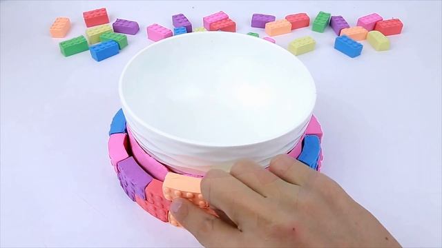 Радужный Лего Бассейн из кинетического песка!Песни для детей!!! смотреть онлайн