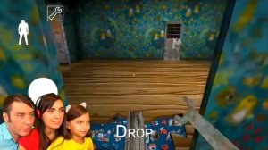 РУССКАЯ ГРЕННИ звонит на iPHONE МНЕ! GRANNY в Реальной жизни Валеришка Для Детей kids children