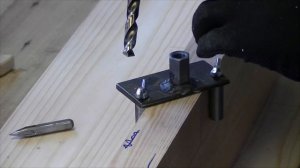 Как поставить самоцентрирующийся кондуктор шкантов по отметке. (Как засверлить шкант.)