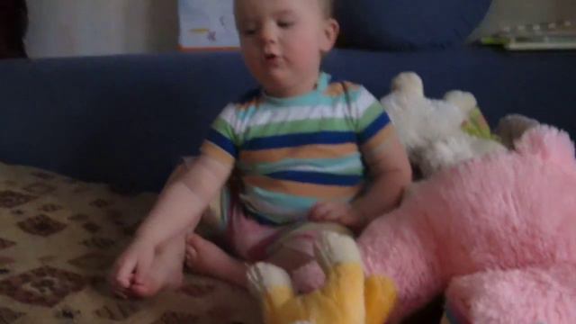 Злата читает в 1 годик и 3 месяца. смотреть онлайн