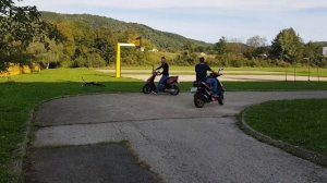 Aprilia SR 50 DiTech vs Aprilia SR 50 Kit 70cc Malossi  2003 vs 1996