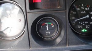 Напряжение бортовой сети 2104