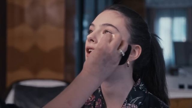 Deva Cassel Gets Ready For The Dior Show At Paris Fashion Week | Vogue France смотреть онлайн