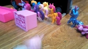 мама купи пони!!!!!!!!