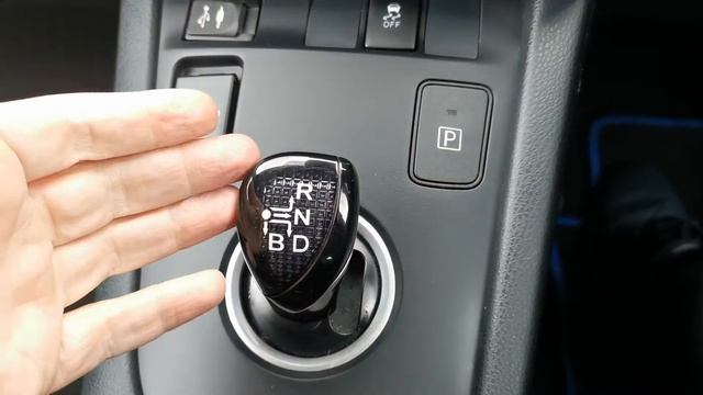 171 Toyota Auris Icon 1.8VVTi Hybrid Review смотреть онлайн