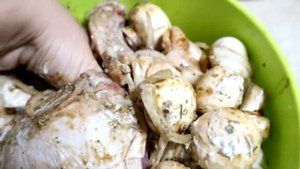 Куриные окорочка запеченные с шампиньонами