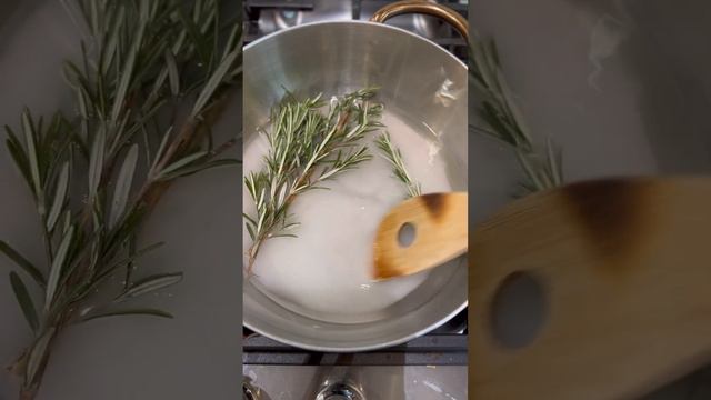 Rosemary Simple Syrup #rosemary #simplesyrup #cocktail