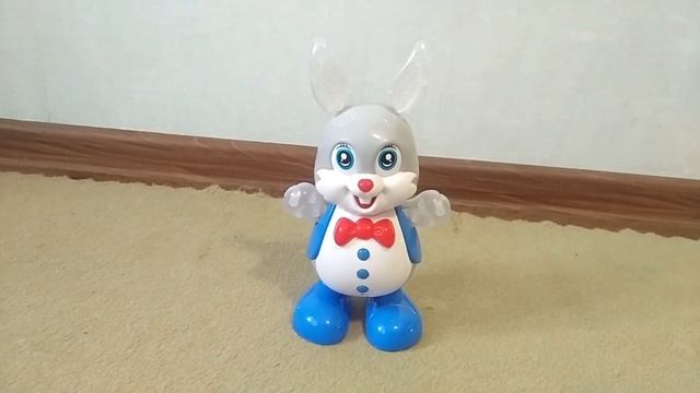 Распаковка детского музыкального зайца (зайчик, игрушки для детей) | Laletunes смотреть онлайн