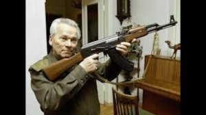 Михаил Калашников — биография