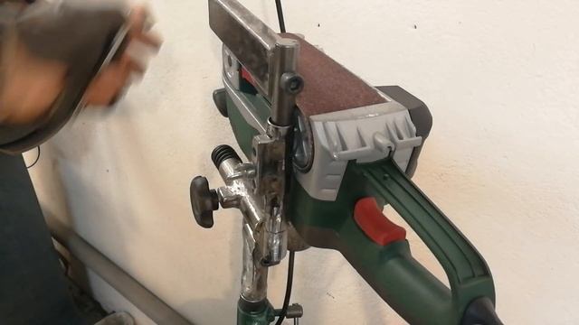 Простой гриндер без токарного станка из ленточно шлифовальной машинки